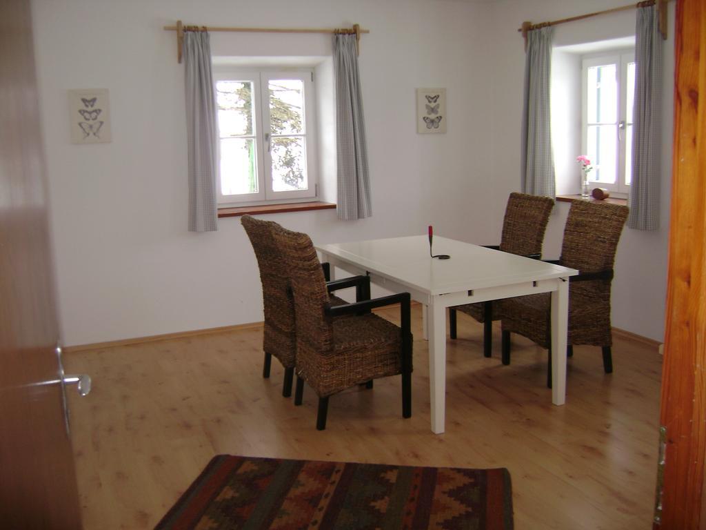 Perllehen Apartment *